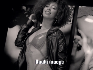 Anahi_macys