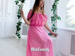 MiaEvanly