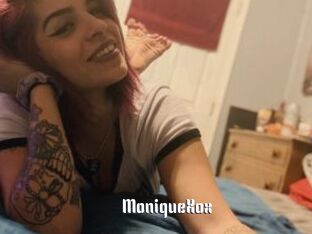 MoniqueXox