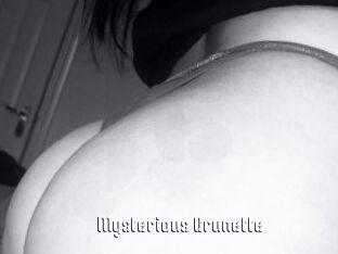 Mysterious_Brunette