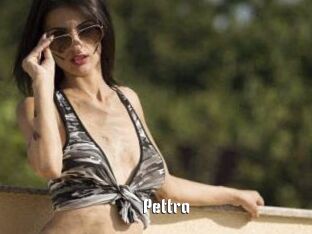 Pettra 1 grosse chatte