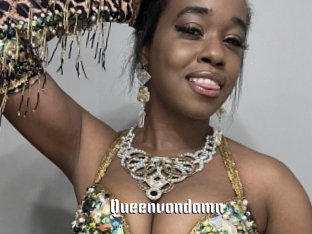 queenvondamn 1 grosse chatte