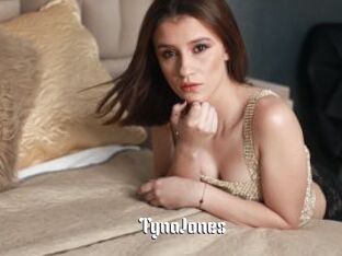 TynaJones 1 grosse chatte