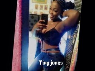 tiny_jones 1 grosse chatte